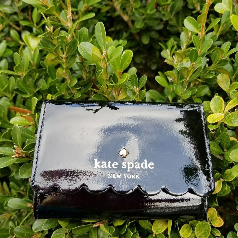 Kate Spade Lily Black Patent Leather Wallet EUC